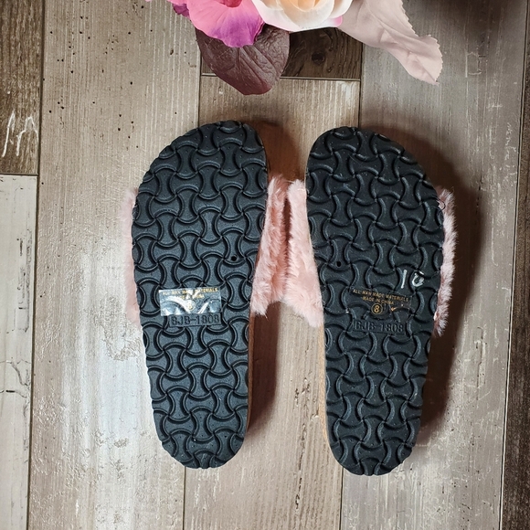 Top Moda Pink Faux Fur Slip-On Slide Sandals Women's Size 8 NEW - Picture 2 of 14